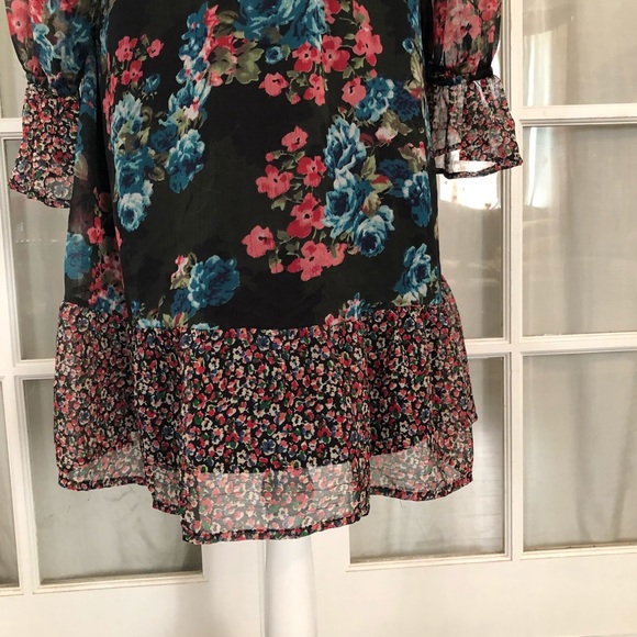 Floral black dress with ruffle. - Picture 6 of 9